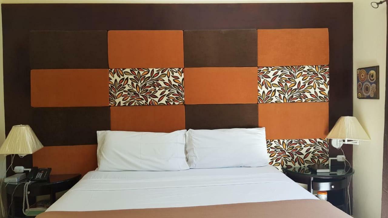 Christar Villas Hotel Kingston Exterior foto